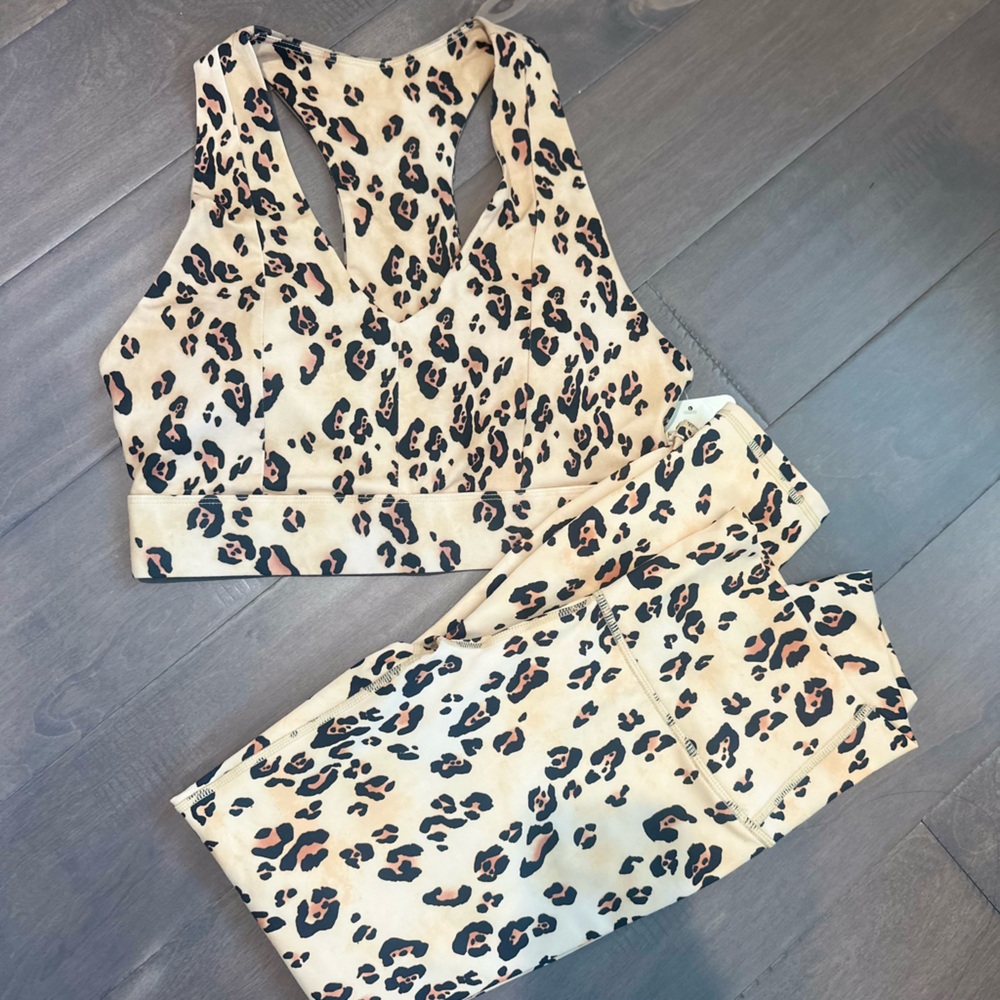 Fabletics PowerHold 7/8 leggings (XS) and Medium Impact Sports Bra (S)